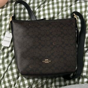 Coach signature Val duffle bag NWT